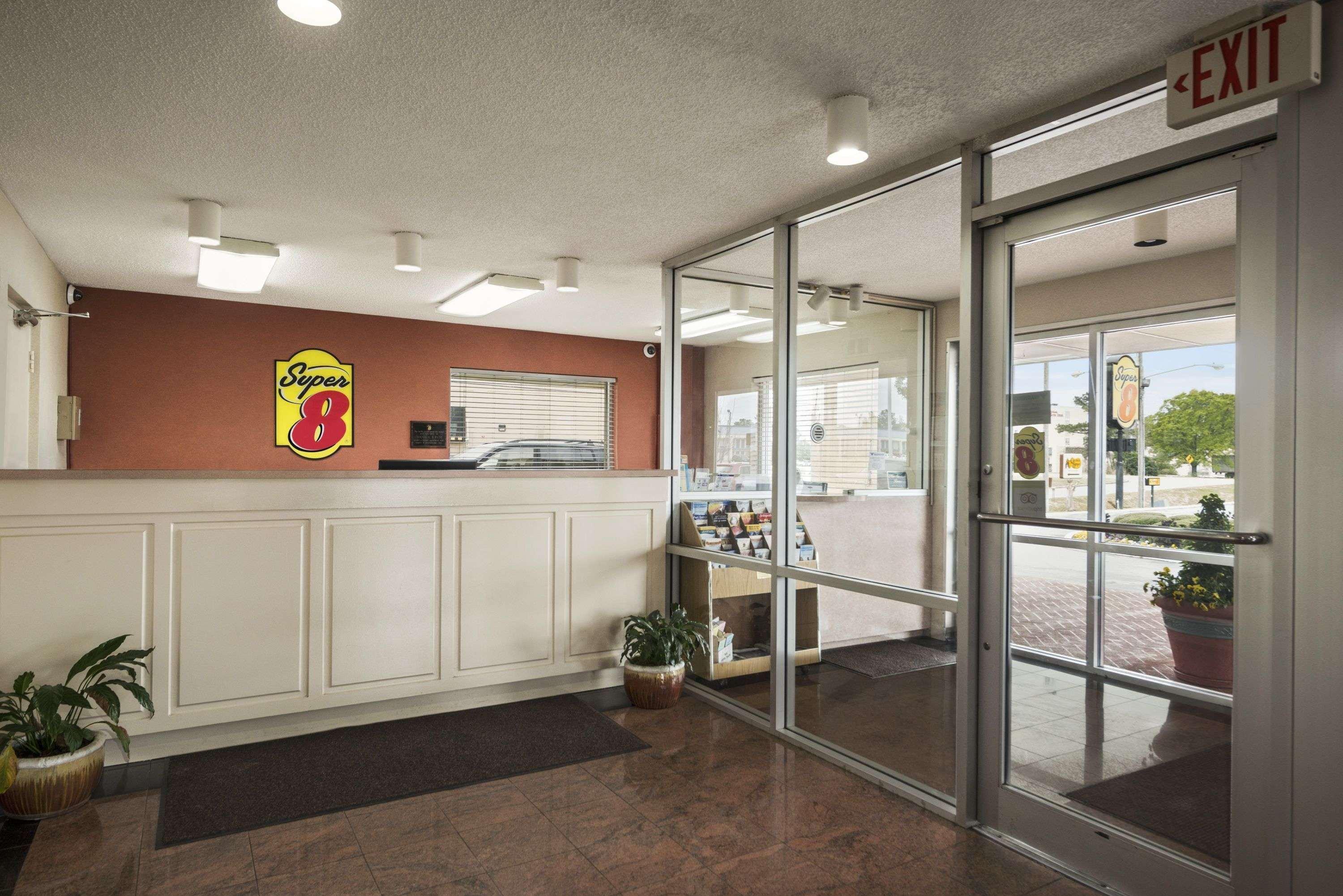 Super 8 By Wyndham Meridian Esterno foto