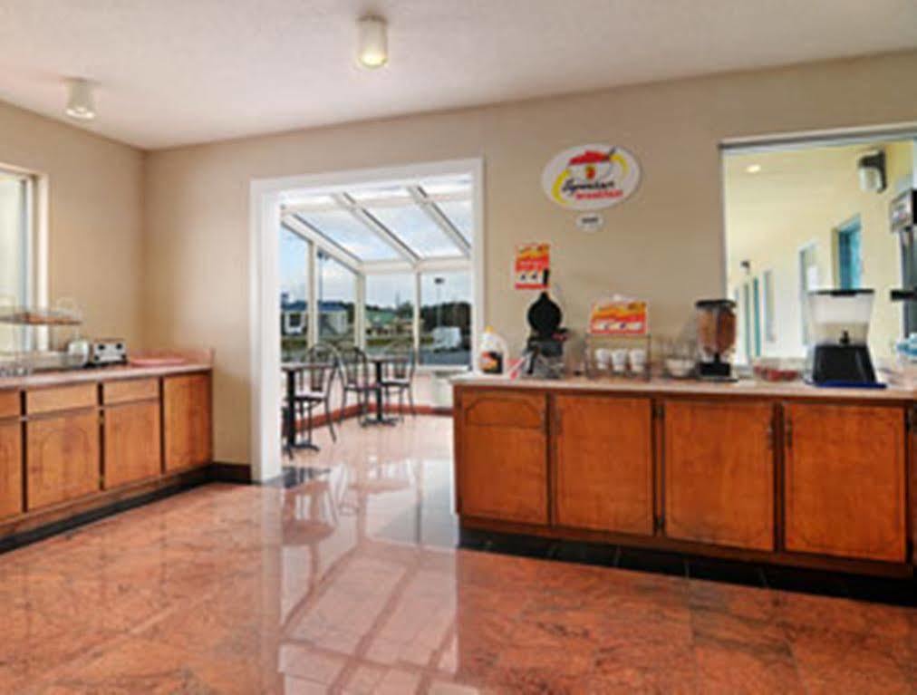 Super 8 By Wyndham Meridian Esterno foto